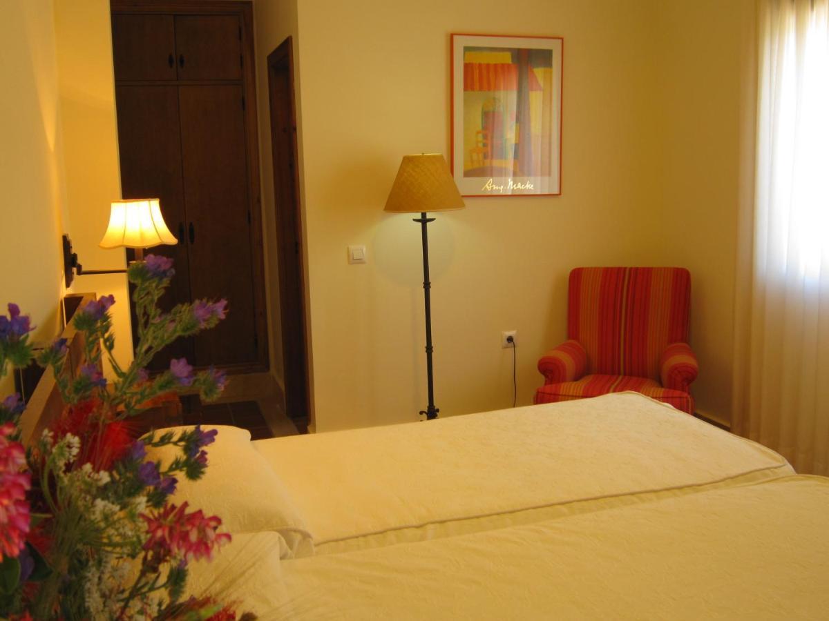 Hotel Sindhura ベヘール・デ・ラ・フロンテーラ エクステリア 写真