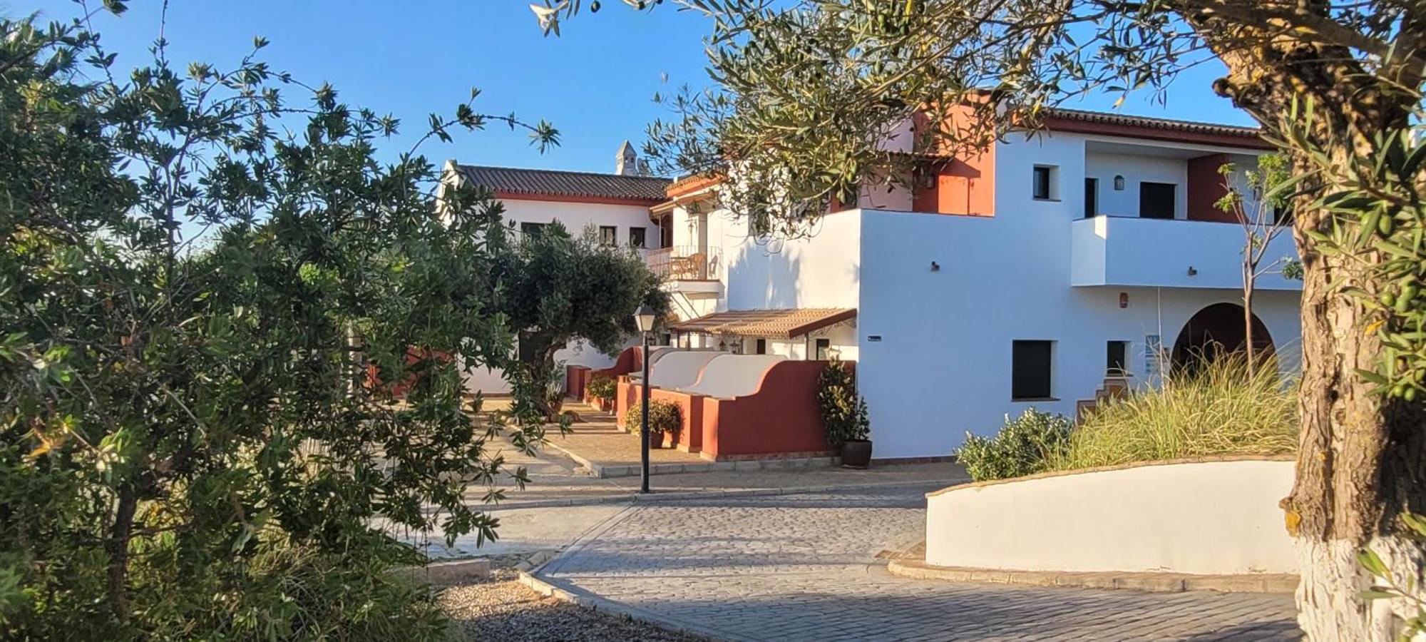 Hotel Sindhura ベヘール・デ・ラ・フロンテーラ エクステリア 写真