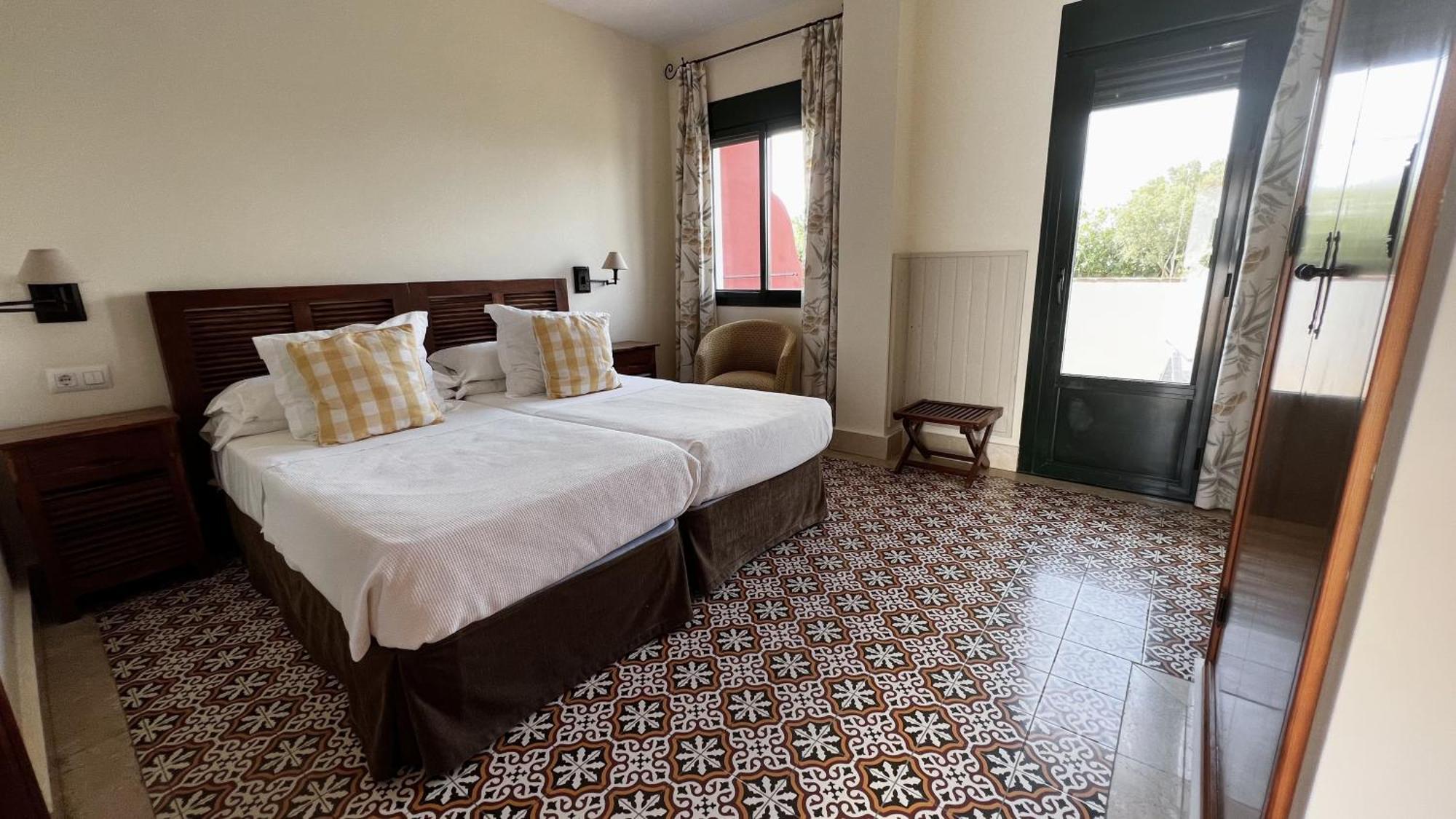 Hotel Sindhura ベヘール・デ・ラ・フロンテーラ エクステリア 写真