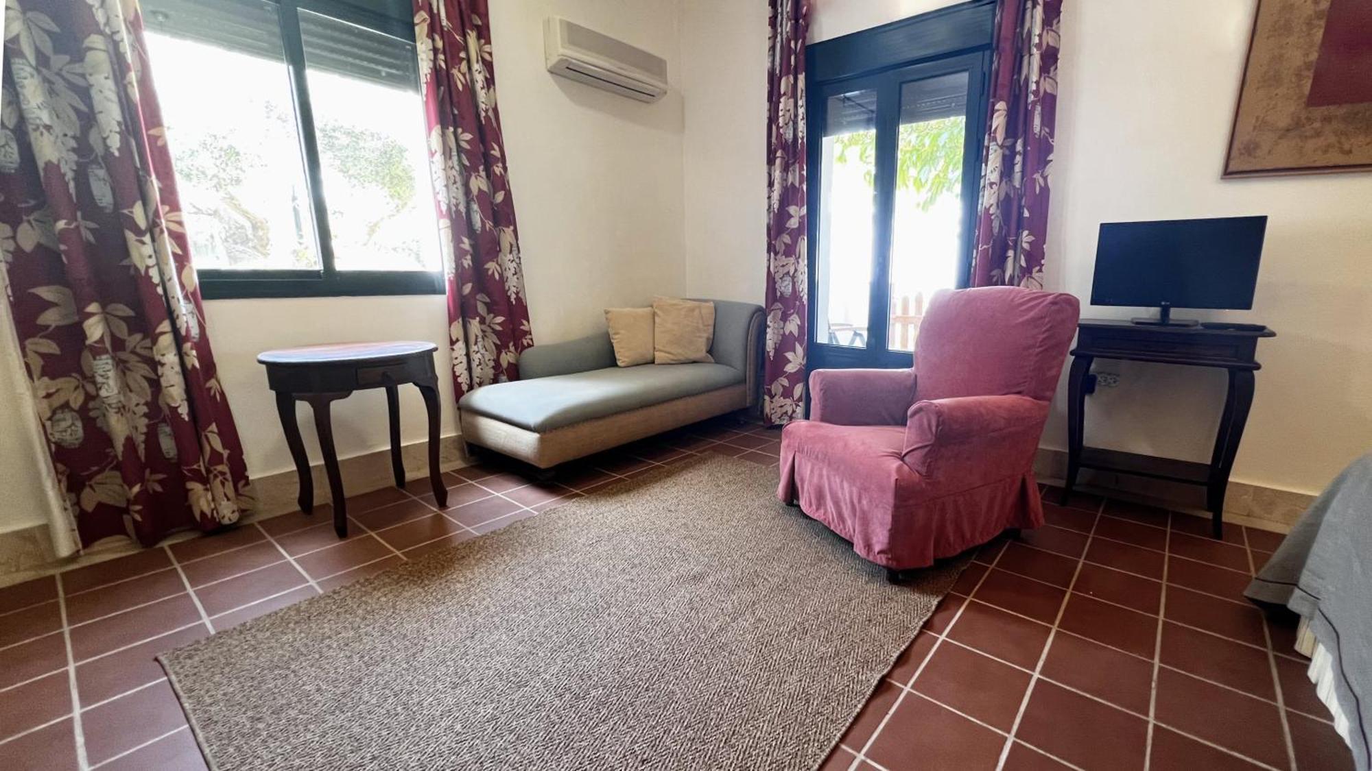 Hotel Sindhura ベヘール・デ・ラ・フロンテーラ エクステリア 写真